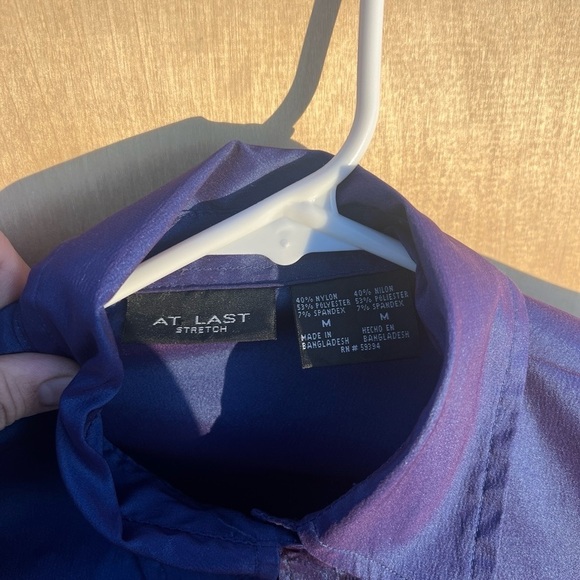 true vintage at last stretchy button up top in duochrome blue/purple medium - Picture 5 of 6